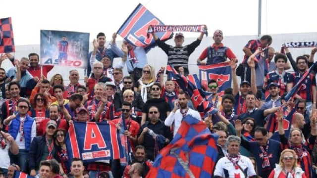 I tifosi del Crotone, squadra di Serie A.