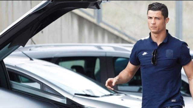 INSOLITE : Ronaldo se moque de la police !