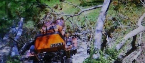 Montelparo: un uomo voleva estirpare un albero col trattore e muore schiacciato.