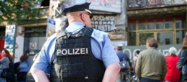 Berlin pleite: Polizisten müssen Schusswesten abgeben | news.de - news.de Berlin pleite: Polizisten müssen Schusswesten abgeben | news.de - news.de