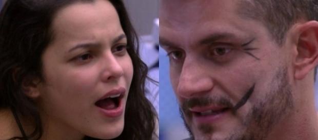 Marcos passou o dia criticando Emilly e os dois terminaram, de novo (Foto: Reprodução) Marcos passou o dia criticando Emilly e os dois terminaram, de novo (Foto: Reprodução)