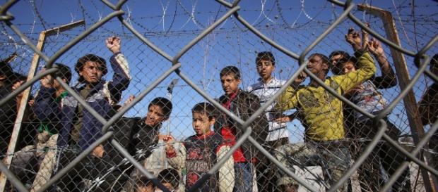 Migranti, prima accoglienza minori non accompagnati a Lampedusa Migranti, prima accoglienza minori non accompagnati a Lampedusa