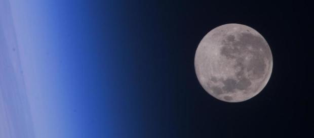 Should We Go Back to the Moon? | Debate Club | US News - usnews.com Should We Go Back to the Moon? | Debate Club | US News - usnews.com