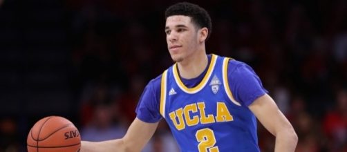 Lonzo Ball remains one of the top two picks in the upcoming NBA Draft speculation. [Image via Blasting News image library/inquisitr.com]