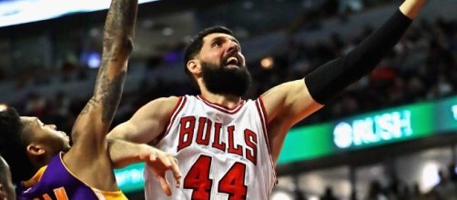 Nikola Mirotic helped lead the Bulls to a victory over the Cavs on Thursday night. [Image via Blasting News image library/Inquisitr.com]