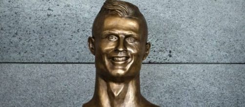 Noticias de Famosos: El busto de Cristiano Ronaldo, el nuevo Ecce ... - elconfidencial.com