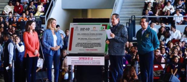 Angélica Rivera se une al reparto de dádivas: con Eruviel, entrega ... - sinembargo.mx Angélica Rivera se une al reparto de dádivas: con Eruviel, entrega ... - sinembargo.mx