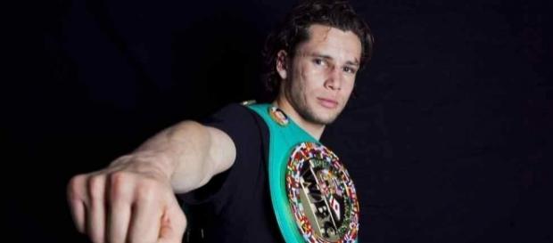 Carlos Cuadras espera nuevamente al "Chocolatito" González. Foto tomada de suljosblog.com Carlos Cuadras espera nuevamente al "Chocolatito" González. Foto tomada de suljosblog.com