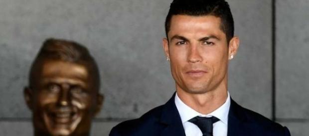 Cristiano Ronaldo recebeu uma homenagem na Ilha da Madeira Cristiano Ronaldo recebeu uma homenagem na Ilha da Madeira
