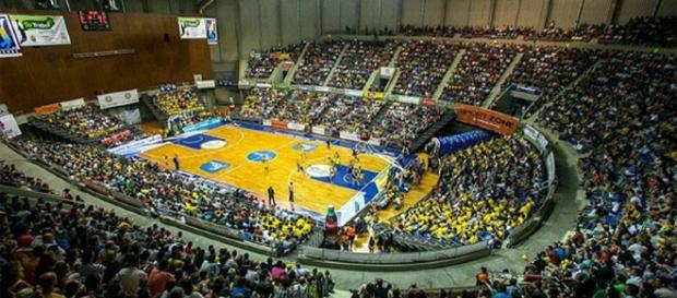 El pabellón Insular Santiago Martín de Tenerife recibirá el "Final Four" Foto: www.eurobasket.com El pabellón Insular Santiago Martín de Tenerife recibirá el "Final Four" Foto: www.eurobasket.com