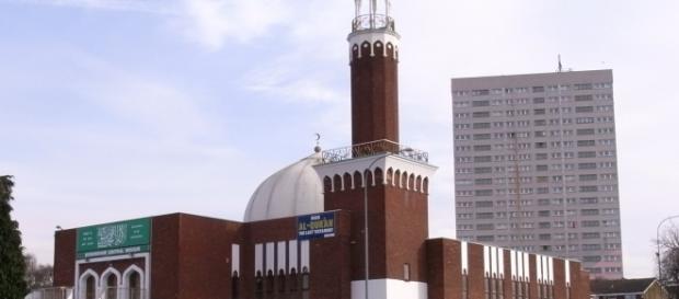 Mezquita central de Birmingham: el terrorismo no tienen nada que ver con la religión Mezquita central de Birmingham: el terrorismo no tienen nada que ver con la religión