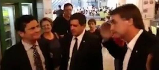 Sérgio Moro não quis ficar conversando com Jair Bolsonaro (Foto: Reprodução) Sérgio Moro não quis ficar conversando com Jair Bolsonaro (Foto: Reprodução)