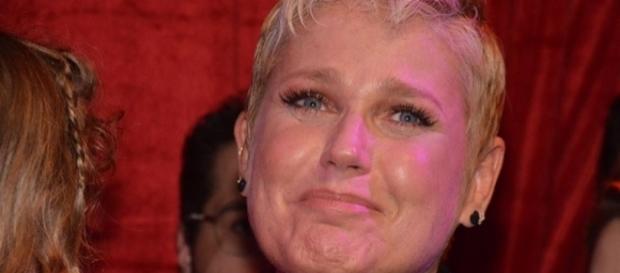 Xuxa alegou que está em dificuldades financeiras, culpou a crise, e deve encerrar o projeto de sua Fundação Xuxa Meneghel Xuxa alegou que está em dificuldades financeiras, culpou a crise, e deve encerrar o projeto de sua Fundação Xuxa Meneghel