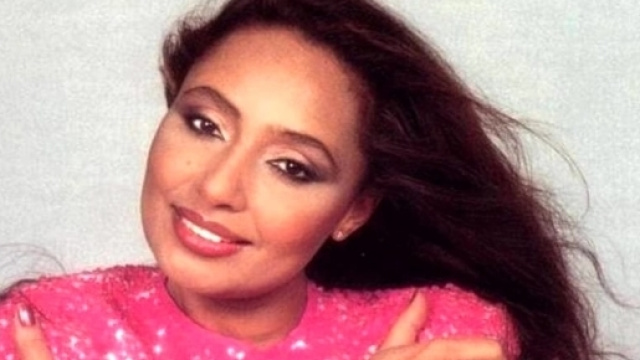 Lara Saint Paul, bellissima cantante degli anni 70