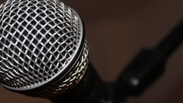 Micro - 'Rap Game' via Pixabay CC BY