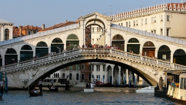 Una foto del Ponte di Rialto a Venezia