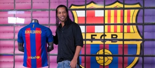 El Gaúcho posant en tant que Ambassadeur du Club FC Barcelone!