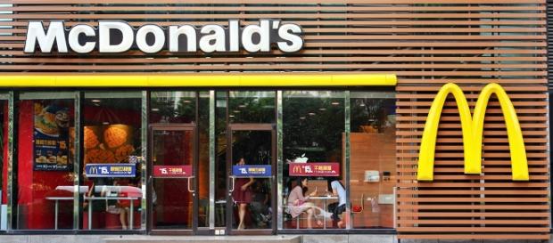 Com tecnologia, McDonald's muda jeito de treinar e atender Com tecnologia, McDonald's muda jeito de treinar e atender