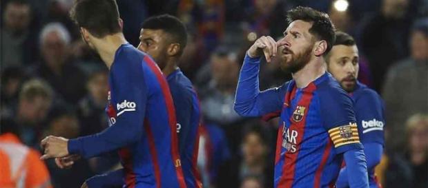 Leo Messi con su enigmático de la llamada, después de anotar su primer gol ante el Celta de Vigo Leo Messi con su enigmático de la llamada, después de anotar su primer gol ante el Celta de Vigo