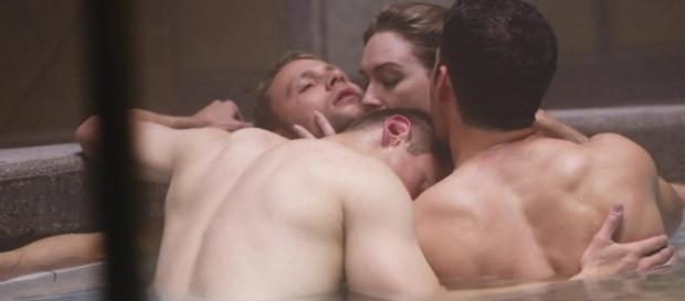 Sense8 foi a primeira série original Netflix a testar a estrutura narrativa. Sense8 foi a primeira série original Netflix a testar a estrutura narrativa.