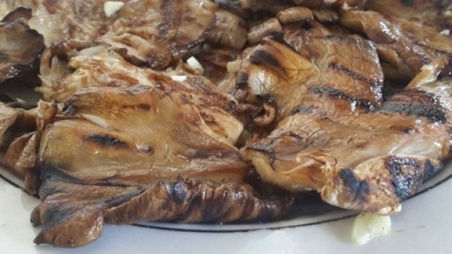 Funghi arrostiti: &ldquo;orecchie di elefante&rdquo; saporite