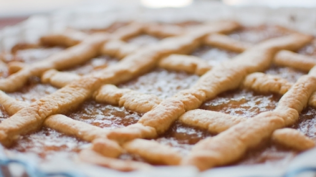 Una buonissima crostata di albicocche. Foto di wikipedia.it