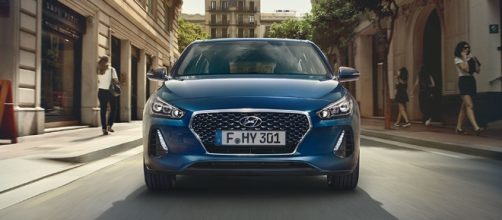 Hyundai I30 : nuovo frontale e gruppi otiici