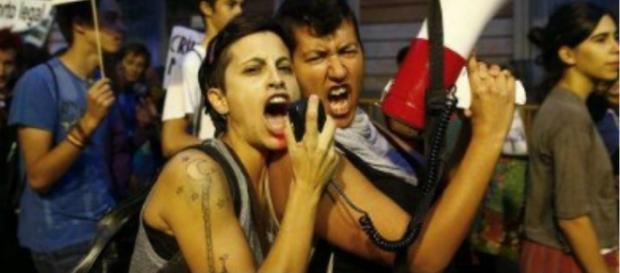 Decisão polêmica de uma feminista americana Decisão polêmica de uma feminista americana