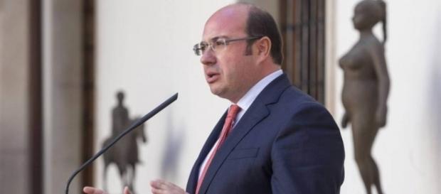 El presidente Sánchez realizando una declaración El presidente Sánchez realizando una declaración