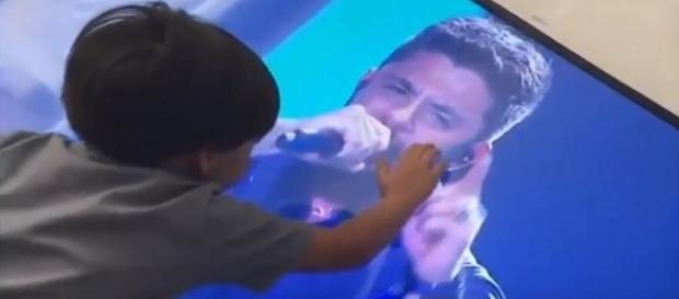Filho de Cristiano Araújo emociona o Brasil em um vídeo chocante Filho de Cristiano Araújo emociona o Brasil em um vídeo chocante