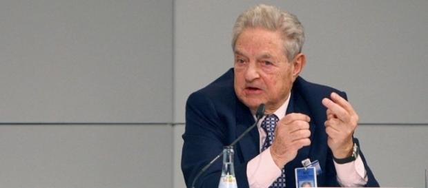 George Soros. Steckt er mal wieder dahinter? (Foto: Stabsfeldwebel Harald Dettenborn / WikiCommons/ CC BY-SA 3.0) George Soros. Steckt er mal wieder dahinter? (Foto: Stabsfeldwebel Harald Dettenborn / WikiCommons/ CC BY-SA 3.0)
