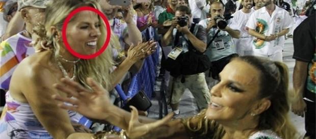 Ivete Sangalo não parou com Adriane Galisteu durante desfile Ivete Sangalo não parou com Adriane Galisteu durante desfile