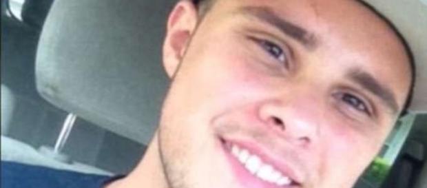 Jordan, que tinha vindo a trabalhar 60 horas por semana para salvar-se para ir para a Flórida juntos, confrontou sobre a mensagem Jordan, que tinha vindo a trabalhar 60 horas por semana para salvar-se para ir para a Flórida juntos, confrontou sobre a mensagem