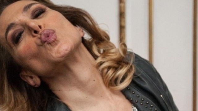 Barbara D'Urso: &laquo;Voglio uno straniero (con figli)&raquo; - VanityFair.it - vanityfair.it