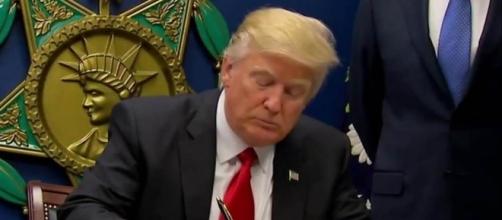 Trump Signs Order Suspending Admission of Syrian Refugees - NBC News - nbcnews.com