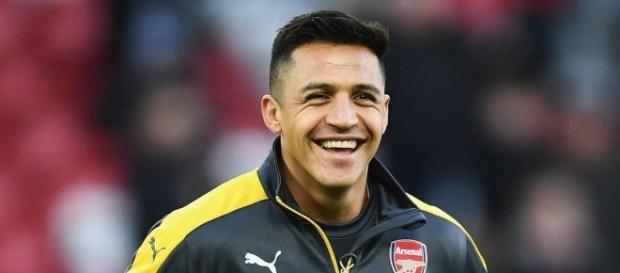 Alexis Sanchez's behaviour on the bench vs Liverpool angers ... - givemesport.com Alexis Sanchez's behaviour on the bench vs Liverpool angers ... - givemesport.com
