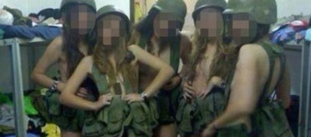 Fotos de militares foram compartilhadas no Facebook Fotos de militares foram compartilhadas no Facebook