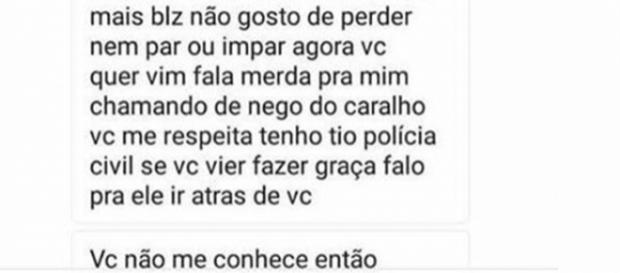 Jogador ameaça acionar suposto tio policial, caso torcedor continue a desrespeitá-lo na internet Jogador ameaça acionar suposto tio policial, caso torcedor continue a desrespeitá-lo na internet