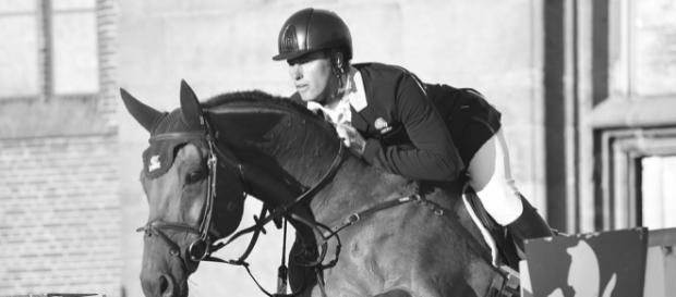 Rien ne remplacera la parfaite osmose homme/cheval. Selon François Baucher l'éperon est un "rasoir dans les mains d'un singe". Rien ne remplacera la parfaite osmose homme/cheval. Selon François Baucher l'éperon est un "rasoir dans les mains d'un singe".