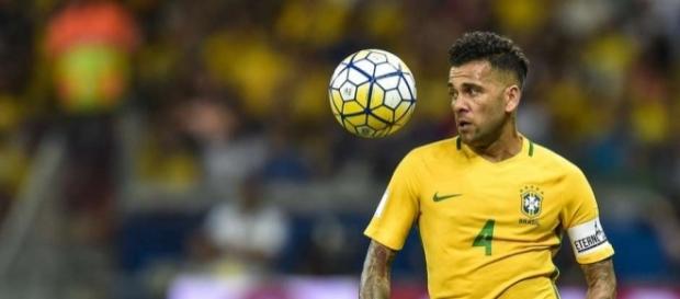 'Sou são-paulino', diz Daniel Alves, ao revelar que ainda quer jogar pelo clube 'Sou são-paulino', diz Daniel Alves, ao revelar que ainda quer jogar pelo clube