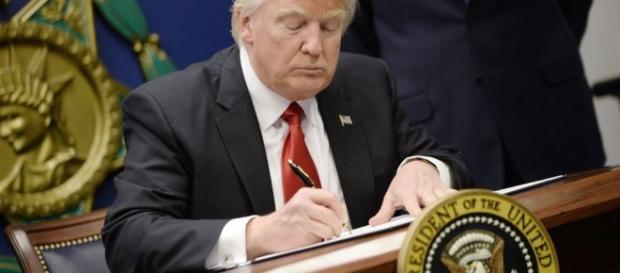 Trump's executive order: Who does travel ban affect? - BBC News - bbc.com Trump's executive order: Who does travel ban affect? - BBC News - bbc.com