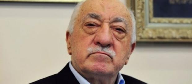 Wer steckt hinter dem Putsch? Fethullah Gülen, Erdogans Erzfeind. Wer steckt hinter dem Putsch? Fethullah Gülen, Erdogans Erzfeind.