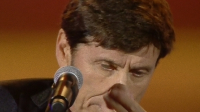 Gianni Morandi commosso per Lucio Dalla.