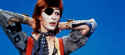 Fue informe - El hombre de las mil caras (David Bowie) (1990 ... - rtve.es