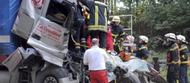 Acidente entre trem e caminhão, no Chile Acidente entre trem e caminhão, no Chile