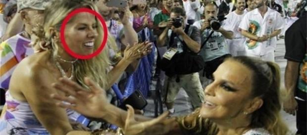 Ivete Sangalo não parou para Adriane Galisteu durante desfile. Ivete Sangalo não parou para Adriane Galisteu durante desfile.