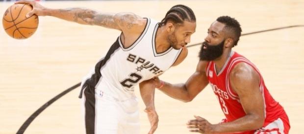 Kawhi Leonard defendido por James Harden Kawhi Leonard defendido por James Harden