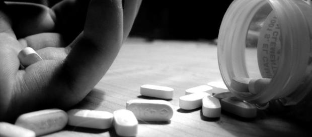 Selbstmord - auch Thema in den Sozialen Netzwerken Selbstmord - auch Thema in den Sozialen Netzwerken