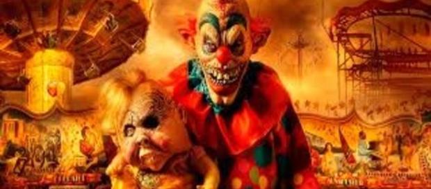 Sinistras figuras surgiram de repente enquanto crianças brincavam em parque (Banco de imagens Google) Sinistras figuras surgiram de repente enquanto crianças brincavam em parque (Banco de imagens Google)