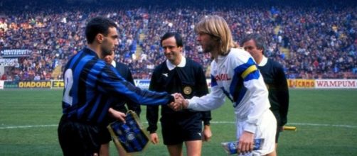 Beppe Bergomi in un Inter-Atalanta degli anni '90